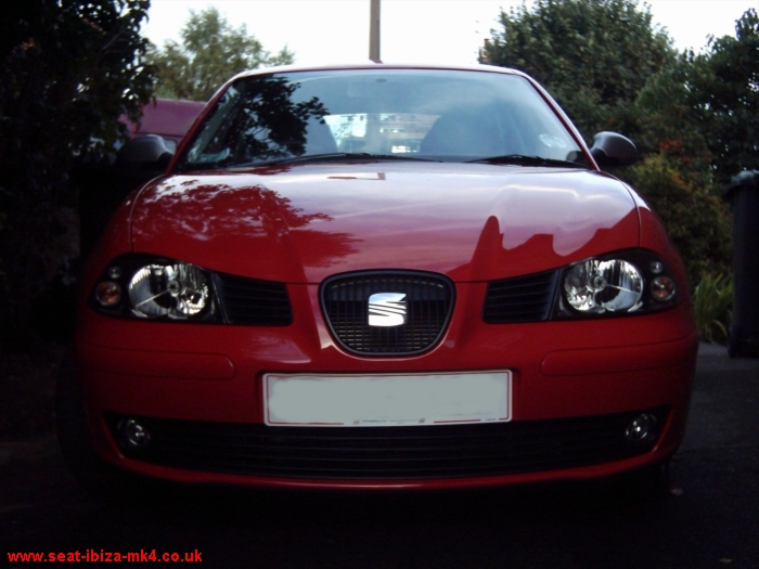 Photo of red Seat Ibiza 1.2 12v SX - front