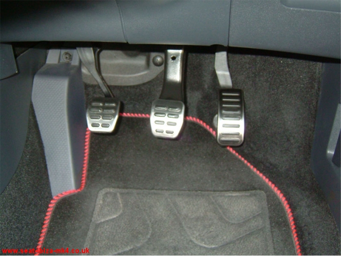 Photo of Seat Ibiza Sport TDI in Red